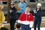 Dokkum 27 april 2026
Koningsdag is dit jaar in Dokkum . Namens de koninklijke familie zijn aanwezig : Koning Willem Alexander Koningin Maxima Prinses Amalia Prinses Alexia Prinses Ariane Prins Constantijn Prinses Laurentien Prins Maurits Prinses Marilene Prins Bernhard Prins Floris Prinses Aimee Prins Pieter Christiaan en Prinses Anita .