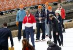 Dokkum 27 april 2026
Koningsdag is dit jaar in Dokkum . Namens de koninklijke familie zijn aanwezig : Koning Willem Alexander Koningin Maxima Prinses Amalia Prinses Alexia Prinses Ariane Prins Constantijn Prinses Laurentien Prins Maurits Prinses Marilene Prins Bernhard Prins Floris Prinses Aimee Prins Pieter Christiaan en Prinses Anita .