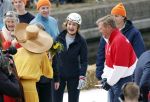 Dokkum 27 april 2026
Koningsdag is dit jaar in Dokkum . Namens de koninklijke familie zijn aanwezig : Koning Willem Alexander Koningin Maxima Prinses Amalia Prinses Alexia Prinses Ariane Prins Constantijn Prinses Laurentien Prins Maurits Prinses Marilene Prins Bernhard Prins Floris Prinses Aimee Prins Pieter Christiaan en Prinses Anita .