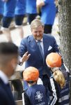 Dokkum 27 april 2026
Koningsdag is dit jaar in Dokkum . Namens de koninklijke familie zijn aanwezig : Koning Willem Alexander Koningin Maxima Prinses Amalia Prinses Alexia Prinses Ariane Prins Constantijn Prinses Laurentien Prins Maurits Prinses Marilene Prins Bernhard Prins Floris Prinses Aimee Prins Pieter Christiaan en Prinses Anita .