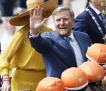 Dokkum 27 april 2026
Koningsdag is dit jaar in Dokkum . Namens de koninklijke familie zijn aanwezig : Koning Willem Alexander Koningin Maxima Prinses Amalia Prinses Alexia Prinses Ariane Prins Constantijn Prinses Laurentien Prins Maurits Prinses Marilene Prins Bernhard Prins Floris Prinses Aimee Prins Pieter Christiaan en Prinses Anita .
