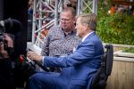 Dokkum 27 april 2026
Koningsdag is dit jaar in Dokkum . Namens de koninklijke familie zijn aanwezig : Koning Willem Alexander Koningin Maxima Prinses Amalia Prinses Alexia Prinses Ariane Prins Constantijn Prinses Laurentien Prins Maurits Prinses Marilene Prins Bernhard Prins Floris Prinses Aimee Prins Pieter Christiaan en Prinses Anita .