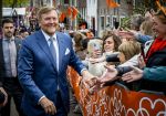 Dokkum 27 april 2026
Koningsdag is dit jaar in Dokkum . Namens de koninklijke familie zijn aanwezig : Koning Willem Alexander Koningin Maxima Prinses Amalia Prinses Alexia Prinses Ariane Prins Constantijn Prinses Laurentien Prins Maurits Prinses Marilene Prins Bernhard Prins Floris Prinses Aimee Prins Pieter Christiaan en Prinses Anita .