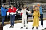 Dokkum 27 april 2026
Koningsdag is dit jaar in Dokkum . Namens de koninklijke familie zijn aanwezig : Koning Willem Alexander Koningin Maxima Prinses Amalia Prinses Alexia Prinses Ariane Prins Constantijn Prinses Laurentien Prins Maurits Prinses Marilene Prins Bernhard Prins Floris Prinses Aimee Prins Pieter Christiaan en Prinses Anita .