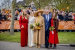 Dokkum 27 april 2026
Koningsdag is dit jaar in Dokkum . Namens de koninklijke familie zijn aanwezig : Koning Willem Alexander Koningin Maxima Prinses Amalia Prinses Alexia Prinses Ariane Prins Constantijn Prinses Laurentien Prins Maurits Prinses Marilene Prins Bernhard Prins Floris Prinses Aimee Prins Pieter Christiaan en Prinses Anita .