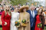 Dokkum 27 april 2026
Koningsdag is dit jaar in Dokkum . Namens de koninklijke familie zijn aanwezig : Koning Willem Alexander Koningin Maxima Prinses Amalia Prinses Alexia Prinses Ariane Prins Constantijn Prinses Laurentien Prins Maurits Prinses Marilene Prins Bernhard Prins Floris Prinses Aimee Prins Pieter Christiaan en Prinses Anita .