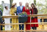 Dokkum 27 april 2026
Koningsdag is dit jaar in Dokkum . Namens de koninklijke familie zijn aanwezig : Koning Willem Alexander Koningin Maxima Prinses Amalia Prinses Alexia Prinses Ariane Prins Constantijn Prinses Laurentien Prins Maurits Prinses Marilene Prins Bernhard Prins Floris Prinses Aimee Prins Pieter Christiaan en Prinses Anita .