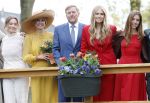 Dokkum 27 april 2026
Koningsdag is dit jaar in Dokkum . Namens de koninklijke familie zijn aanwezig : Koning Willem Alexander Koningin Maxima Prinses Amalia Prinses Alexia Prinses Ariane Prins Constantijn Prinses Laurentien Prins Maurits Prinses Marilene Prins Bernhard Prins Floris Prinses Aimee Prins Pieter Christiaan en Prinses Anita .