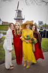 Dokkum 27 april 2026
Koningsdag is dit jaar in Dokkum . Namens de koninklijke familie zijn aanwezig : Koning Willem Alexander Koningin Maxima Prinses Amalia Prinses Alexia Prinses Ariane Prins Constantijn Prinses Laurentien Prins Maurits Prinses Marilene Prins Bernhard Prins Floris Prinses Aimee Prins Pieter Christiaan en Prinses Anita .