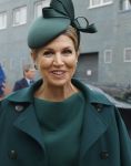 Scheveningen 2 april 2026
Koningin MÃ¡xima opent de gerenoveerde boulevard. De Scheveningse boulevard, al decennialang een van de bekendste en meest bezochte kustpromenades van Nederland, is de afgelopen jaren vernieuwd om beter aan te sluiten bij het groeiende aantal bezoekers en klaar te zijn voor de toekomst. Burgemeester Jan v Zanen begeleidde de Koningin . OOk de commisaris van de koning Wouter Kolff was aanwezig .