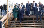 Scheveningen 2 april 2026
Koningin MÃ¡xima opent de gerenoveerde boulevard. De Scheveningse boulevard, al decennialang een van de bekendste en meest bezochte kustpromenades van Nederland, is de afgelopen jaren vernieuwd om beter aan te sluiten bij het groeiende aantal bezoekers en klaar te zijn voor de toekomst. Burgemeester Jan v Zanen begeleidde de Koningin . OOk de commisaris van de koning Wouter Kolff was aanwezig .