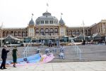 Scheveningen 2 april 2026
Koningin MÃ¡xima opent de gerenoveerde boulevard. De Scheveningse boulevard, al decennialang een van de bekendste en meest bezochte kustpromenades van Nederland, is de afgelopen jaren vernieuwd om beter aan te sluiten bij het groeiende aantal bezoekers en klaar te zijn voor de toekomst. Burgemeester Jan v Zanen begeleidde de Koningin . OOk de commisaris van de koning Wouter Kolff was aanwezig .