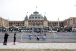 Scheveningen 2 april 2026
Koningin MÃ¡xima opent de gerenoveerde boulevard. De Scheveningse boulevard, al decennialang een van de bekendste en meest bezochte kustpromenades van Nederland, is de afgelopen jaren vernieuwd om beter aan te sluiten bij het groeiende aantal bezoekers en klaar te zijn voor de toekomst. Burgemeester Jan v Zanen begeleidde de Koningin . OOk de commisaris van de koning Wouter Kolff was aanwezig .