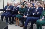 Scheveningen 2 april 2026
Koningin MÃ¡xima opent de gerenoveerde boulevard. De Scheveningse boulevard, al decennialang een van de bekendste en meest bezochte kustpromenades van Nederland, is de afgelopen jaren vernieuwd om beter aan te sluiten bij het groeiende aantal bezoekers en klaar te zijn voor de toekomst. Burgemeester Jan v Zanen begeleidde de Koningin . OOk de commisaris van de koning Wouter Kolff was aanwezig .