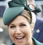 Scheveningen 2 april 2026
Koningin MÃ¡xima opent de gerenoveerde boulevard. De Scheveningse boulevard, al decennialang een van de bekendste en meest bezochte kustpromenades van Nederland, is de afgelopen jaren vernieuwd om beter aan te sluiten bij het groeiende aantal bezoekers en klaar te zijn voor de toekomst. Burgemeester Jan v Zanen begeleidde de Koningin . OOk de commisaris van de koning Wouter Kolff was aanwezig .