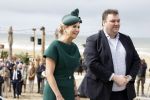 Scheveningen 2 april 2026
Koningin MÃ¡xima opent de gerenoveerde boulevard. De Scheveningse boulevard, al decennialang een van de bekendste en meest bezochte kustpromenades van Nederland, is de afgelopen jaren vernieuwd om beter aan te sluiten bij het groeiende aantal bezoekers en klaar te zijn voor de toekomst. Burgemeester Jan v Zanen begeleidde de Koningin . OOk de commisaris van de koning Wouter Kolff was aanwezig .