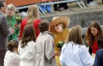 Dokkum 27 april 2026
Koningsdag is dit jaar in Dokkum . Namens de koninklijke familie zijn aanwezig : Koning Willem Alexander Koningin Maxima Prinses Amalia Prinses Alexia Prinses Ariane Prins Constantijn Prinses Laurentien Prins Maurits Prinses Marilene Prins Bernhard Prins Floris Prinses Aimee Prins Pieter Christiaan en Prinses Anita .