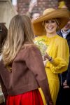 Dokkum 27 april 2026
Koningsdag is dit jaar in Dokkum . Namens de koninklijke familie zijn aanwezig : Koning Willem Alexander Koningin Maxima Prinses Amalia Prinses Alexia Prinses Ariane Prins Constantijn Prinses Laurentien Prins Maurits Prinses Marilene Prins Bernhard Prins Floris Prinses Aimee Prins Pieter Christiaan en Prinses Anita .
