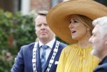 Dokkum 27 april 2026
Koningsdag is dit jaar in Dokkum . Namens de koninklijke familie zijn aanwezig : Koning Willem Alexander Koningin Maxima Prinses Amalia Prinses Alexia Prinses Ariane Prins Constantijn Prinses Laurentien Prins Maurits Prinses Marilene Prins Bernhard Prins Floris Prinses Aimee Prins Pieter Christiaan en Prinses Anita .