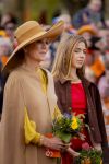 Dokkum 27 april 2026
Koningsdag is dit jaar in Dokkum . Namens de koninklijke familie zijn aanwezig : Koning Willem Alexander Koningin Maxima Prinses Amalia Prinses Alexia Prinses Ariane Prins Constantijn Prinses Laurentien Prins Maurits Prinses Marilene Prins Bernhard Prins Floris Prinses Aimee Prins Pieter Christiaan en Prinses Anita .