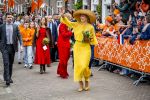 Dokkum 27 april 2026
Koningsdag is dit jaar in Dokkum . Namens de koninklijke familie zijn aanwezig : Koning Willem Alexander Koningin Maxima Prinses Amalia Prinses Alexia Prinses Ariane Prins Constantijn Prinses Laurentien Prins Maurits Prinses Marilene Prins Bernhard Prins Floris Prinses Aimee Prins Pieter Christiaan en Prinses Anita .