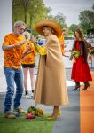 Dokkum 27 april 2026
Koningsdag is dit jaar in Dokkum . Namens de koninklijke familie zijn aanwezig : Koning Willem Alexander Koningin Maxima Prinses Amalia Prinses Alexia Prinses Ariane Prins Constantijn Prinses Laurentien Prins Maurits Prinses Marilene Prins Bernhard Prins Floris Prinses Aimee Prins Pieter Christiaan en Prinses Anita .