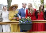 Dokkum 27 april 2026
Koningsdag is dit jaar in Dokkum . Namens de koninklijke familie zijn aanwezig : Koning Willem Alexander Koningin Maxima Prinses Amalia Prinses Alexia Prinses Ariane Prins Constantijn Prinses Laurentien Prins Maurits Prinses Marilene Prins Bernhard Prins Floris Prinses Aimee Prins Pieter Christiaan en Prinses Anita .
