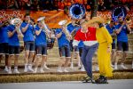 Dokkum 27 april 2026
Koningsdag is dit jaar in Dokkum . Namens de koninklijke familie zijn aanwezig : Koning Willem Alexander Koningin Maxima Prinses Amalia Prinses Alexia Prinses Ariane Prins Constantijn Prinses Laurentien Prins Maurits Prinses Marilene Prins Bernhard Prins Floris Prinses Aimee Prins Pieter Christiaan en Prinses Anita .