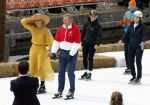 Dokkum 27 april 2026
Koningsdag is dit jaar in Dokkum . Namens de koninklijke familie zijn aanwezig : Koning Willem Alexander Koningin Maxima Prinses Amalia Prinses Alexia Prinses Ariane Prins Constantijn Prinses Laurentien Prins Maurits Prinses Marilene Prins Bernhard Prins Floris Prinses Aimee Prins Pieter Christiaan en Prinses Anita .
