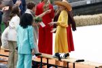 Dokkum 27 april 2026
Koningsdag is dit jaar in Dokkum . Namens de koninklijke familie zijn aanwezig : Koning Willem Alexander Koningin Maxima Prinses Amalia Prinses Alexia Prinses Ariane Prins Constantijn Prinses Laurentien Prins Maurits Prinses Marilene Prins Bernhard Prins Floris Prinses Aimee Prins Pieter Christiaan en Prinses Anita .