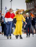 Dokkum 27 april 2026
Koningsdag is dit jaar in Dokkum . Namens de koninklijke familie zijn aanwezig : Koning Willem Alexander Koningin Maxima Prinses Amalia Prinses Alexia Prinses Ariane Prins Constantijn Prinses Laurentien Prins Maurits Prinses Marilene Prins Bernhard Prins Floris Prinses Aimee Prins Pieter Christiaan en Prinses Anita .
