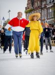 Dokkum 27 april 2026
Koningsdag is dit jaar in Dokkum . Namens de koninklijke familie zijn aanwezig : Koning Willem Alexander Koningin Maxima Prinses Amalia Prinses Alexia Prinses Ariane Prins Constantijn Prinses Laurentien Prins Maurits Prinses Marilene Prins Bernhard Prins Floris Prinses Aimee Prins Pieter Christiaan en Prinses Anita .