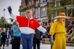 Dokkum 27 april 2026
Koningsdag is dit jaar in Dokkum . Namens de koninklijke familie zijn aanwezig : Koning Willem Alexander Koningin Maxima Prinses Amalia Prinses Alexia Prinses Ariane Prins Constantijn Prinses Laurentien Prins Maurits Prinses Marilene Prins Bernhard Prins Floris Prinses Aimee Prins Pieter Christiaan en Prinses Anita .