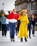 Dokkum 27 april 2026
Koningsdag is dit jaar in Dokkum . Namens de koninklijke familie zijn aanwezig : Koning Willem Alexander Koningin Maxima Prinses Amalia Prinses Alexia Prinses Ariane Prins Constantijn Prinses Laurentien Prins Maurits Prinses Marilene Prins Bernhard Prins Floris Prinses Aimee Prins Pieter Christiaan en Prinses Anita .