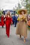 Dokkum 27 april 2026
Koningsdag is dit jaar in Dokkum . Namens de koninklijke familie zijn aanwezig : Koning Willem Alexander Koningin Maxima Prinses Amalia Prinses Alexia Prinses Ariane Prins Constantijn Prinses Laurentien Prins Maurits Prinses Marilene Prins Bernhard Prins Floris Prinses Aimee Prins Pieter Christiaan en Prinses Anita .