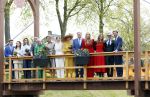 Dokkum 27 april 2026
Koningsdag is dit jaar in Dokkum . Namens de koninklijke familie zijn aanwezig : Koning Willem Alexander Koningin Maxima Prinses Amalia Prinses Alexia Prinses Ariane Prins Constantijn Prinses Laurentien Prins Maurits Prinses Marilene Prins Bernhard Prins Floris Prinses Aimee Prins Pieter Christiaan en Prinses Anita .