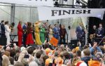 Dokkum 27 april 2026
Koningsdag is dit jaar in Dokkum . Namens de koninklijke familie zijn aanwezig : Koning Willem Alexander Koningin Maxima Prinses Amalia Prinses Alexia Prinses Ariane Prins Constantijn Prinses Laurentien Prins Maurits Prinses Marilene Prins Bernhard Prins Floris Prinses Aimee Prins Pieter Christiaan en Prinses Anita .