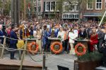 Dokkum 27 april 2026
Koningsdag is dit jaar in Dokkum . Namens de koninklijke familie zijn aanwezig : Koning Willem Alexander Koningin Maxima Prinses Amalia Prinses Alexia Prinses Ariane Prins Constantijn Prinses Laurentien Prins Maurits Prinses Marilene Prins Bernhard Prins Floris Prinses Aimee Prins Pieter Christiaan en Prinses Anita .