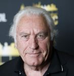 Zaandam 24 april 2026
Willeke v Ammelrooy heeft een koninklijke ondersceiding (linte) gekregen . Rene Mioch organiseert een fotomoment in het Zaantheater . Marco Bakker was er natuurlijk ook bij .