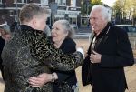 Zaandam 24 april 2026
Willeke v Ammelrooy heeft een koninklijke ondersceiding (linte) gekregen . Rene Mioch organiseert een fotomoment in het Zaantheater . Marco Bakker was er natuurlijk ook bij .