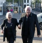 Zaandam 24 april 2026
Willeke v Ammelrooy heeft een koninklijke ondersceiding (linte) gekregen . Rene Mioch organiseert een fotomoment in het Zaantheater . Marco Bakker was er natuurlijk ook bij .