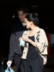 Muiden 8 april 2026
Mika Godts en zijn vrouw Haifa Salem Ali doen boodschappen bij de Albert Heijn in Muiden .
