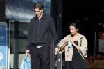 Muiden 8 april 2026
Mika Godts en zijn vrouw Haifa Salem Ali doen boodschappen bij de Albert Heijn in Muiden .