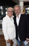 Zaandam 24 april 2026
Willeke v Ammelrooy heeft een koninklijke ondersceiding (linte) gekregen . Rene Mioch organiseert een fotomoment in het Zaantheater . Marco Bakker was er natuurlijk ook bij . Monique v d Ven en Edwin de Vries