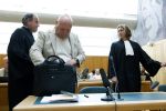 Den Bosch 15 april 2026
Rechtszaak Peter Gillis vs Nicol Kremers in de rechtbank van Den Bosch . Peter zijn kinderen en vriendin Wendy v Hout zijn met hem mee .