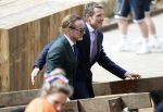 Dokkum 27 april 2026
Koningsdag is dit jaar in Dokkum . Namens de koninklijke familie zijn aanwezig : Koning Willem Alexander Koningin Maxima Prinses Amalia Prinses Alexia Prinses Ariane Prins Constantijn Prinses Laurentien Prins Maurits Prinses Marilene Prins Bernhard Prins Floris Prinses Aimee Prins Pieter Christiaan en Prinses Anita .