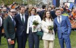Dokkum 27 april 2026
Koningsdag is dit jaar in Dokkum . Namens de koninklijke familie zijn aanwezig : Koning Willem Alexander Koningin Maxima Prinses Amalia Prinses Alexia Prinses Ariane Prins Constantijn Prinses Laurentien Prins Maurits Prinses Marilene Prins Bernhard Prins Floris Prinses Aimee Prins Pieter Christiaan en Prinses Anita .