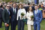 Dokkum 27 april 2026
Koningsdag is dit jaar in Dokkum . Namens de koninklijke familie zijn aanwezig : Koning Willem Alexander Koningin Maxima Prinses Amalia Prinses Alexia Prinses Ariane Prins Constantijn Prinses Laurentien Prins Maurits Prinses Marilene Prins Bernhard Prins Floris Prinses Aimee Prins Pieter Christiaan en Prinses Anita .