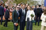 Dokkum 27 april 2026
Koningsdag is dit jaar in Dokkum . Namens de koninklijke familie zijn aanwezig : Koning Willem Alexander Koningin Maxima Prinses Amalia Prinses Alexia Prinses Ariane Prins Constantijn Prinses Laurentien Prins Maurits Prinses Marilene Prins Bernhard Prins Floris Prinses Aimee Prins Pieter Christiaan en Prinses Anita .
