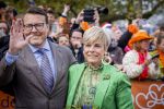 Dokkum 27 april 2026
Koningsdag is dit jaar in Dokkum . Namens de koninklijke familie zijn aanwezig : Koning Willem Alexander Koningin Maxima Prinses Amalia Prinses Alexia Prinses Ariane Prins Constantijn Prinses Laurentien Prins Maurits Prinses Marilene Prins Bernhard Prins Floris Prinses Aimee Prins Pieter Christiaan en Prinses Anita .